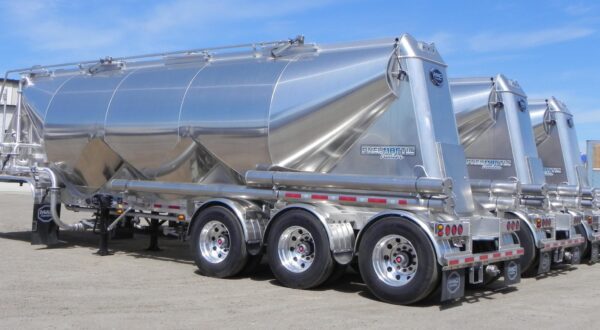 Kingpin Trailers: Your Source For Pneumatic Trailers - Kingpin Trailers ...