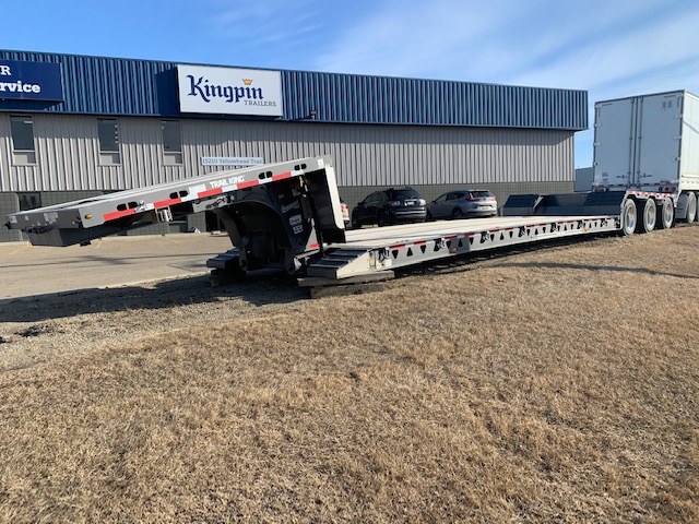 Exploring The Benefits Of Hydraulic Lowboy Trailers From Trail King