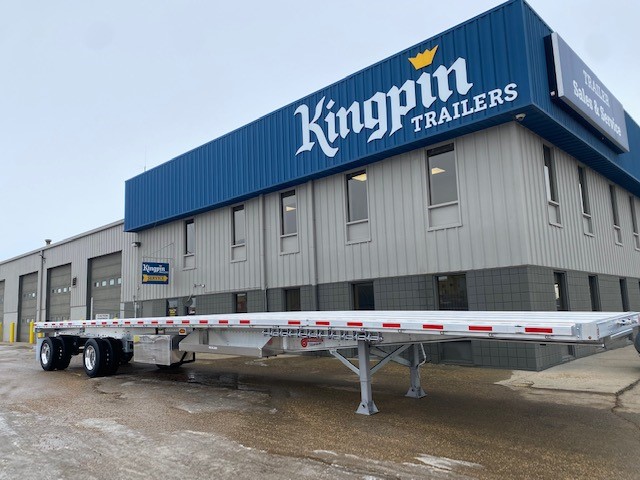 Maximize Efficiency and Profitability with Kingpin’s Flat Deck Trailers