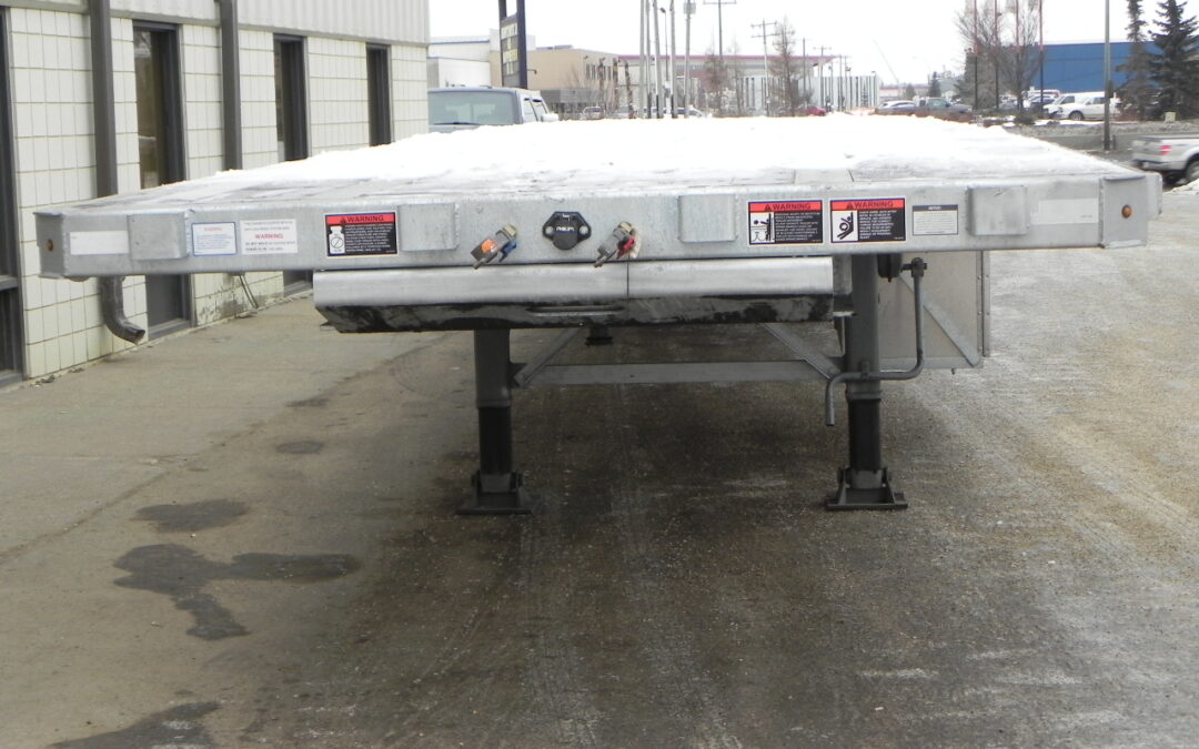 Enhance Your Fleet with Flat Deck Trailers from Kingpin Trailers!